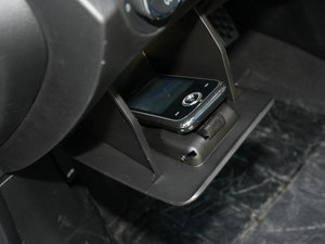 2011款1.6T 手动 SE  空间座椅