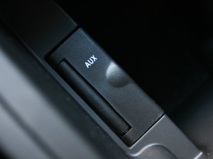 2011款1.6T 手动 SE  空间座椅