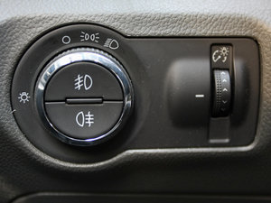 20111.8L Ԅ SE п؅^