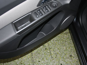 20111.6L Ԅ(dng) SE ǰT(ch)g