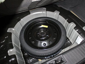 2011款1.8L 自动豪华版 备胎