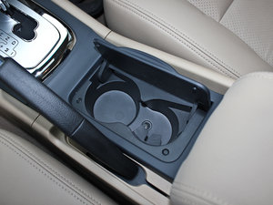 2011款1.8L 自动豪华版 空间座椅