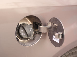 2012款1.8L 自动豪华导航版 油箱盖