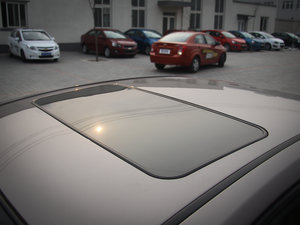 2012款1.8L 自动豪华导航版 车顶