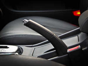 2012款1.8L 自动豪华导航版 驻车制动器