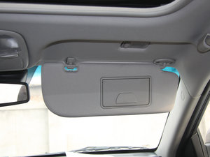 2012款1.8L 自动豪华导航版 空间座椅