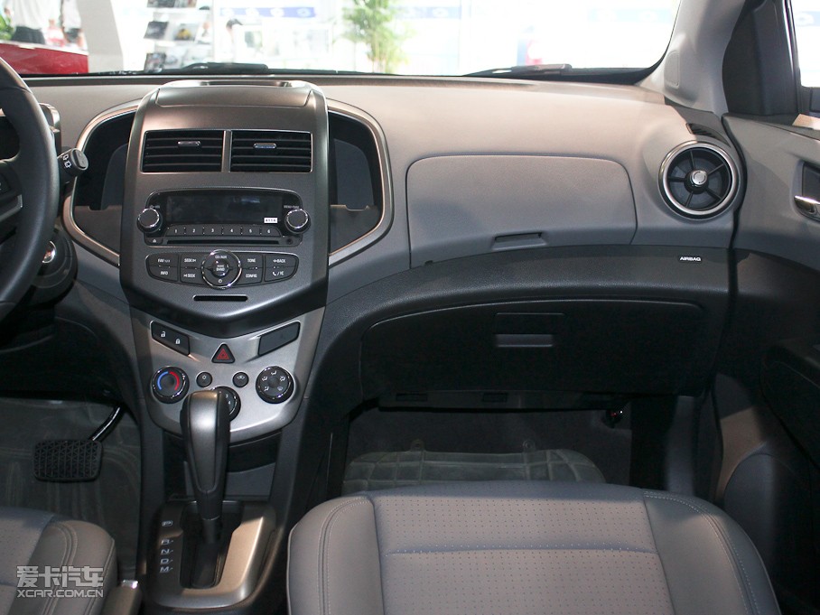 2011(i)ΨWɎ 1.6 SX AT