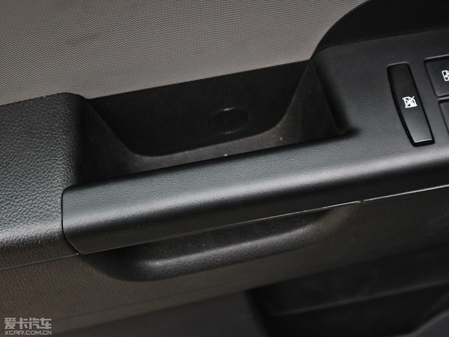 2011(i)ΨWɎ 1.6 SX AT