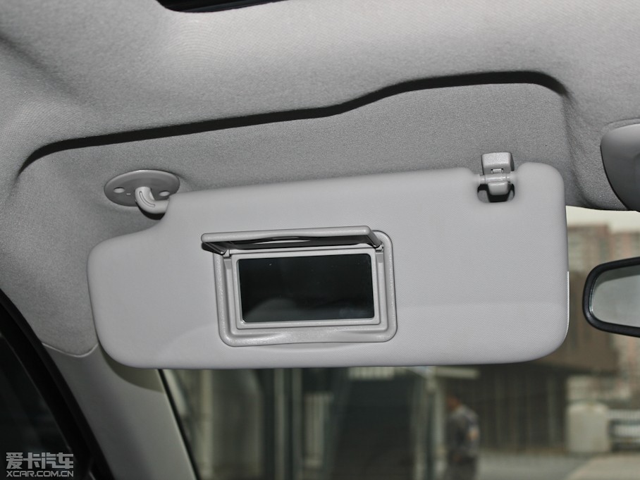 2011(i)ΨWɎ 1.6 SX AT