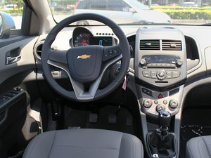2011款1.6 SX MT  中控区