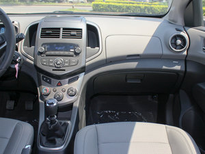 2011款1.6 SX MT  中控区