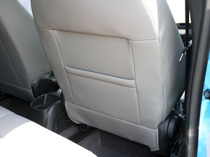 2011款1.6 SX MT  空间座椅
