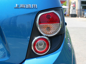 2011款1.6 SX MT  尾灯
