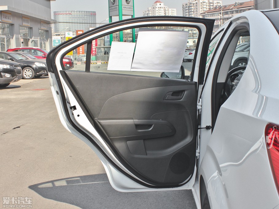 2011(i)ΨW 1.4 SL MT