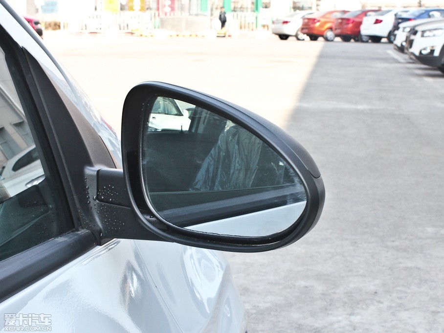 2011?li)?i)ΨW 1.4 SL MT