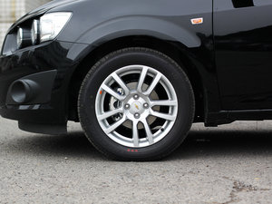 2011款1.6 SX MT 轮圈