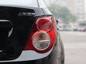 2011款1.6 SX MT 尾灯