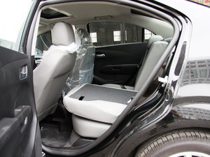 2011款1.6 SX MT 后排空间
