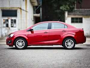 2011款1.6 SX AT 整体外观