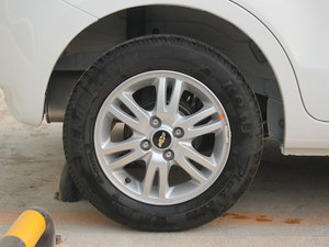 2011款1.4L EMT幸福版 轮圈