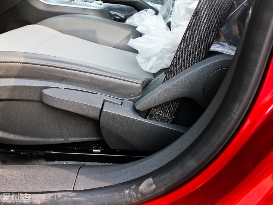 2012Ɲ 1.6L Ԅ(dng) SLذ