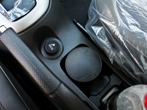 2012款1.6L 自动 SL天地版 空间座椅