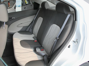 2013款1.4L EMT优逸版 后排座椅