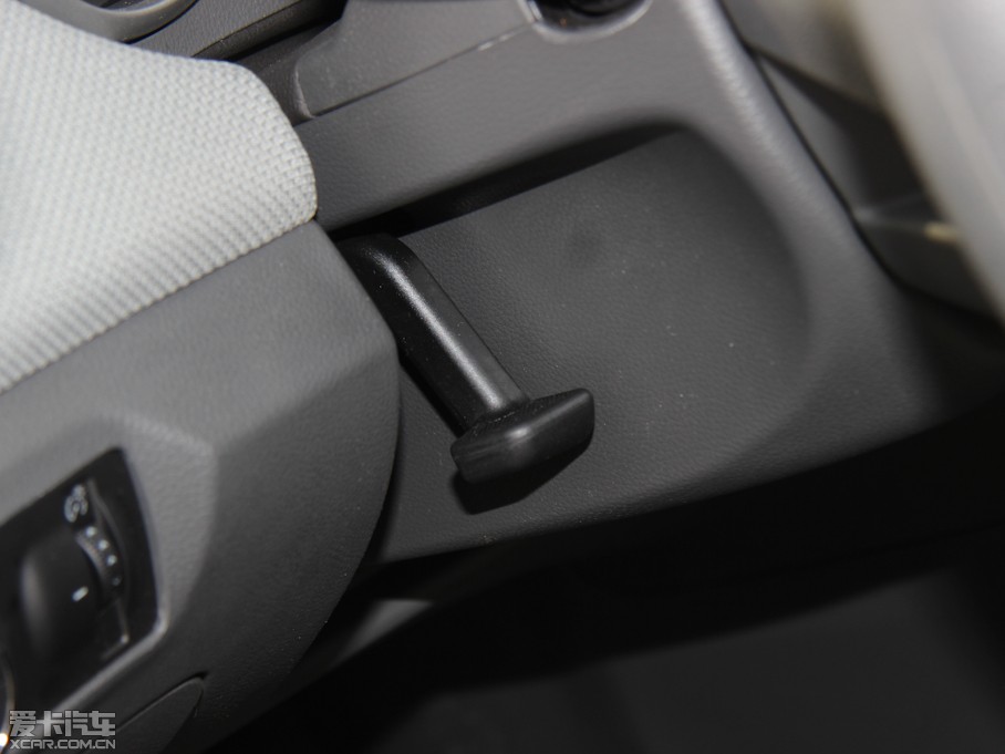 2013�����Ɲ���� 1.6L �ք�(d��ng) SE