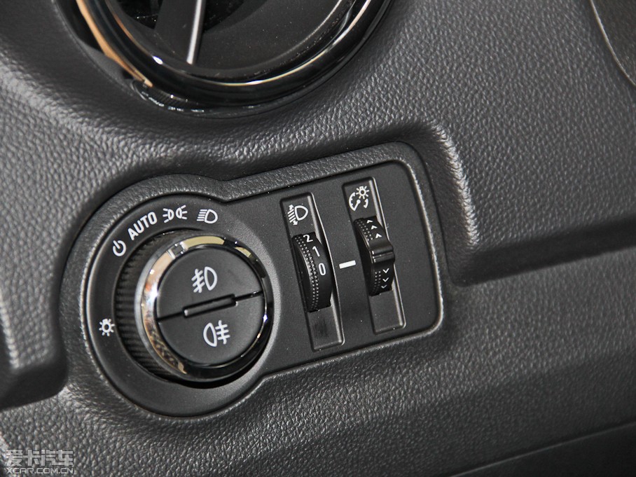 2014(chung) 1.4T ԄӺA