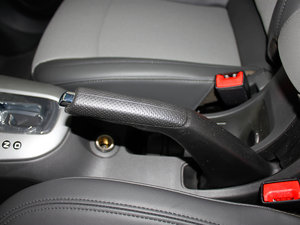 2013款1.8L 自动 SE  驻车制动器