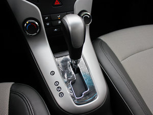 2013款1.8L 自动 SE  换挡杆