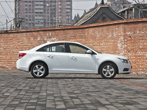 2013款1.6L 自动 SE  整体外观