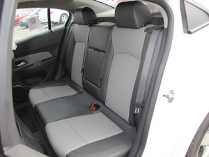 2013款1.6L 自动 SE  后排座椅