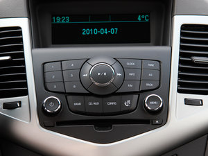 2013款1.6L 自动 SE  音响调节