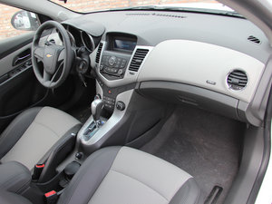 2013款1.6L 自动 SE  中控区