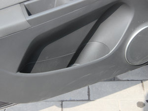 2013款1.6L 手动 SE 前门储物空间