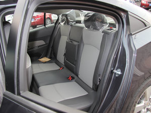 2013款1.6L 手动 SE 后排座椅