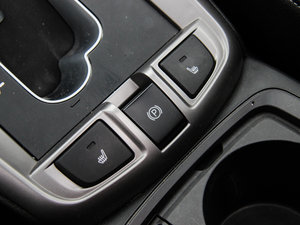 2013款2.4L 自动旗舰版 7座 驻车制动器