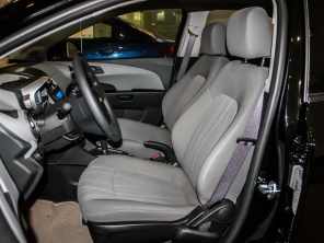 上海通用雪佛蘭2013款愛(ài)唯歐三廂