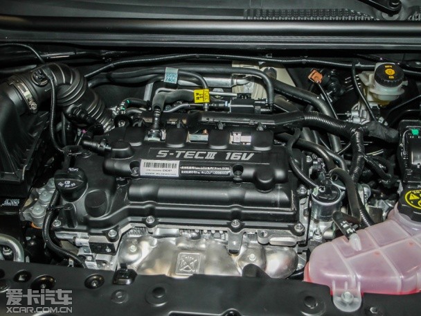 上海通用雪佛蘭2013款愛(ài)唯歐三廂