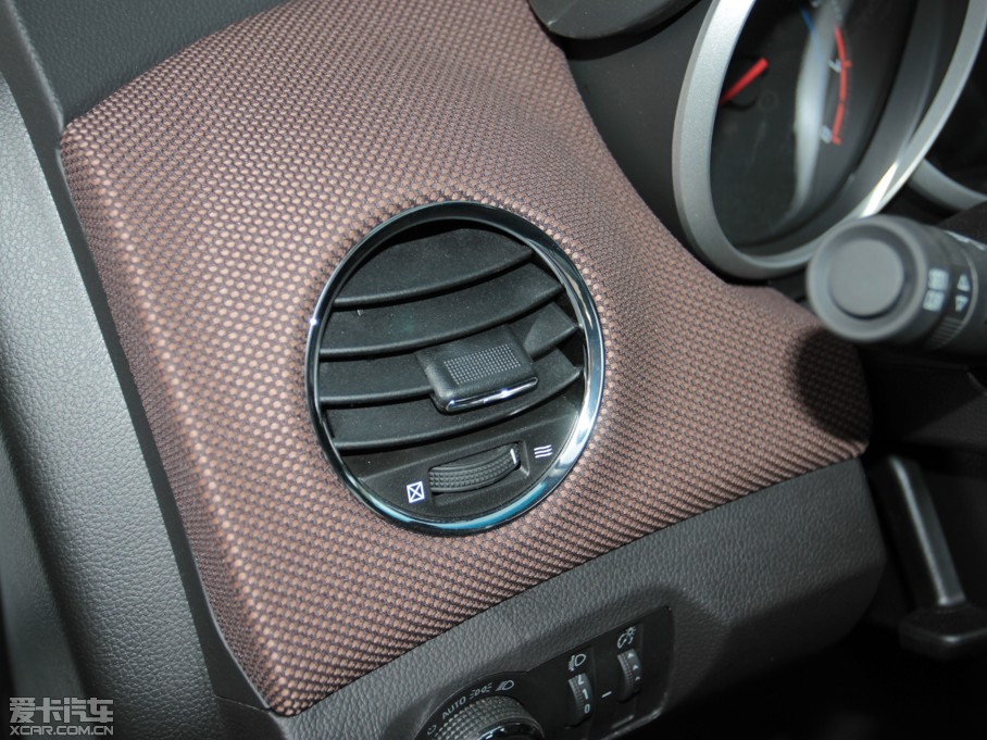 2013ƝɎ Ʊ 1.6L քӺA