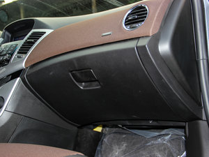 2013Ʊ 1.6L Ԅ(dng)A g