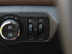 2013Ʊ 1.6L ԄӺA п؅^