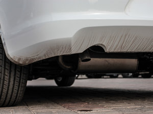 2013款掀背 1.6L 手动豪华版 排气管