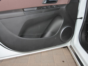 2013款掀背 1.6L 手动豪华版 前门储物空间