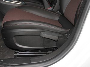 2013款掀背 1.6L 手动豪华版 主驾驶座椅调节