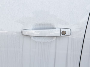 2014款1.6T 自动舒适版 主驾门拉手