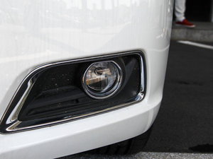 2014款1.6T 自动舒适版 前雾灯