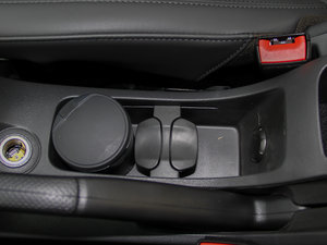 2014款1.6L 自动 SL百万纪念版 空间座椅