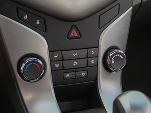 2014款1.6L 自动 SL百万纪念版 中控区